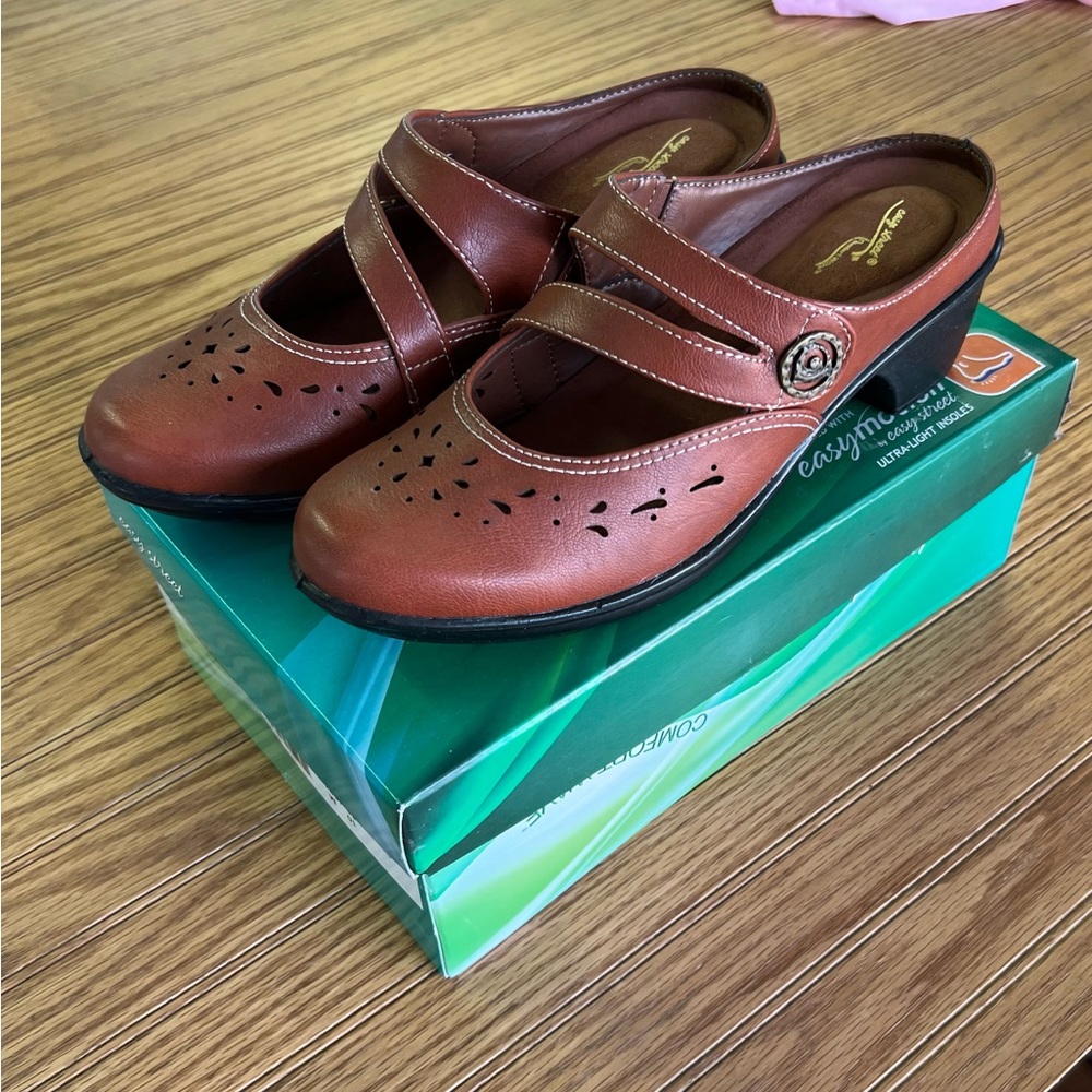Women’s size 10M